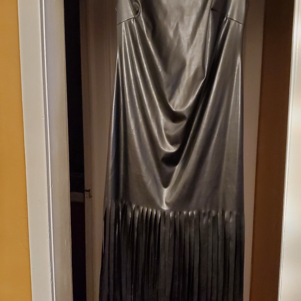 Clothes - Picture 6 of 17